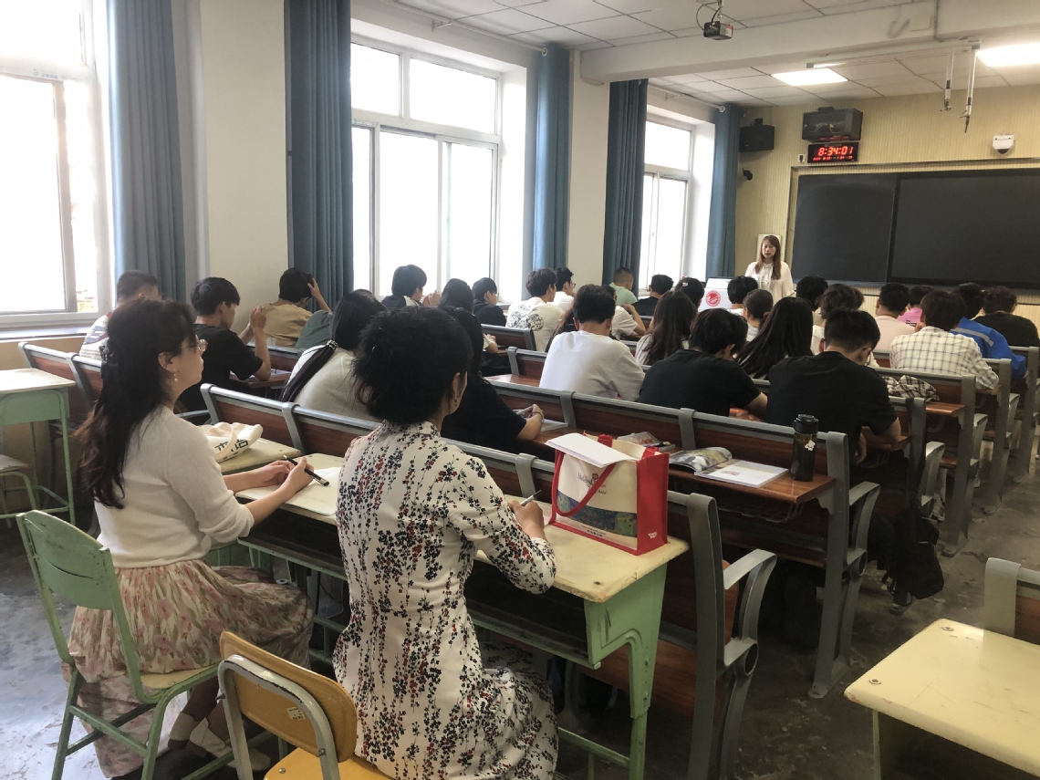 yl88858永利中国组织开展2025年秋季学期 “首课”听课活动2.jpg